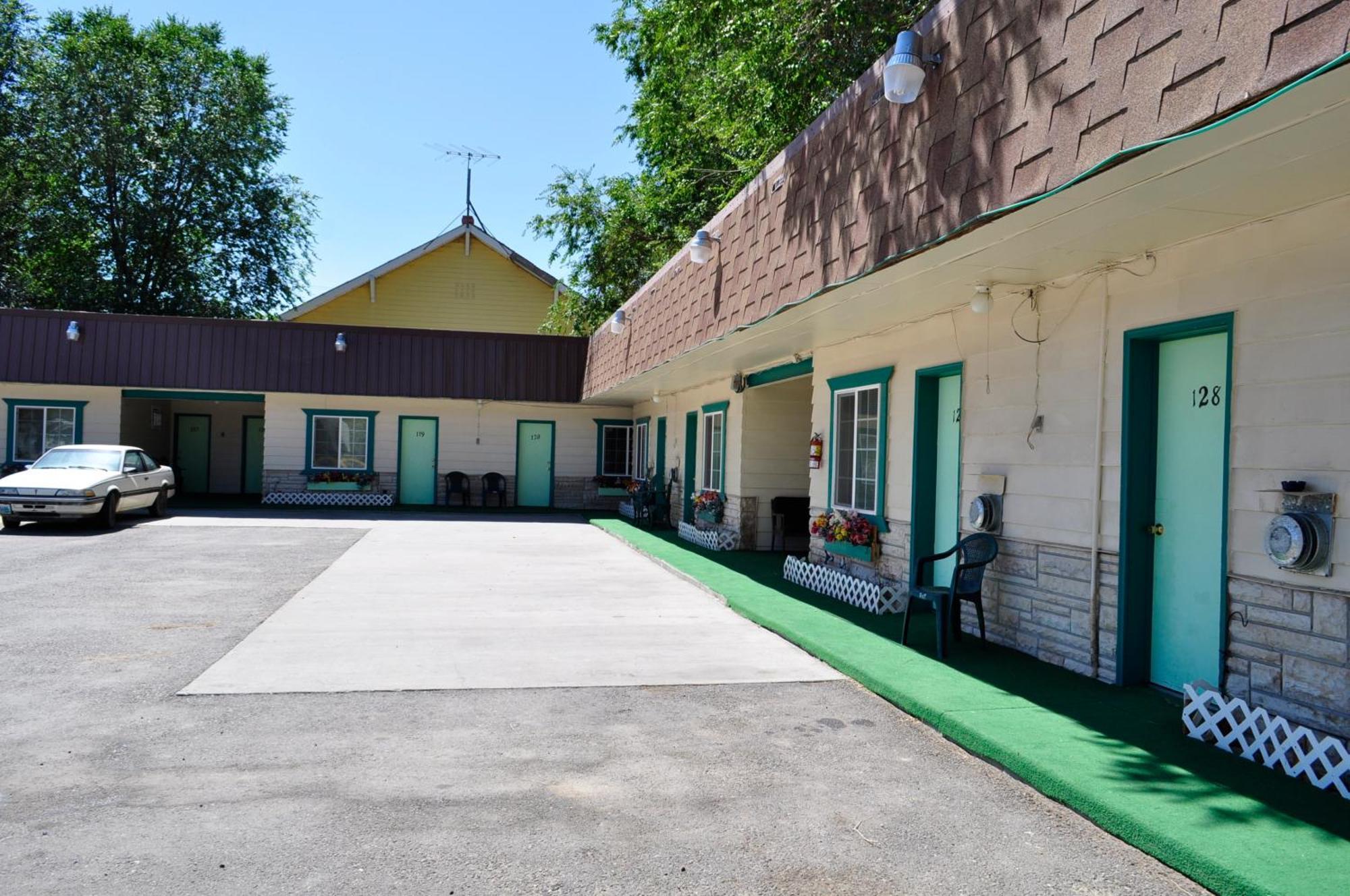 Western Motel Lovell Exterior photo