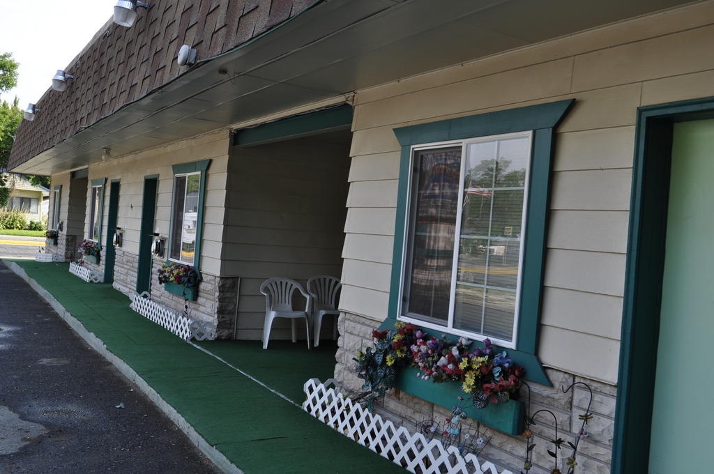 Western Motel Lovell Exterior photo